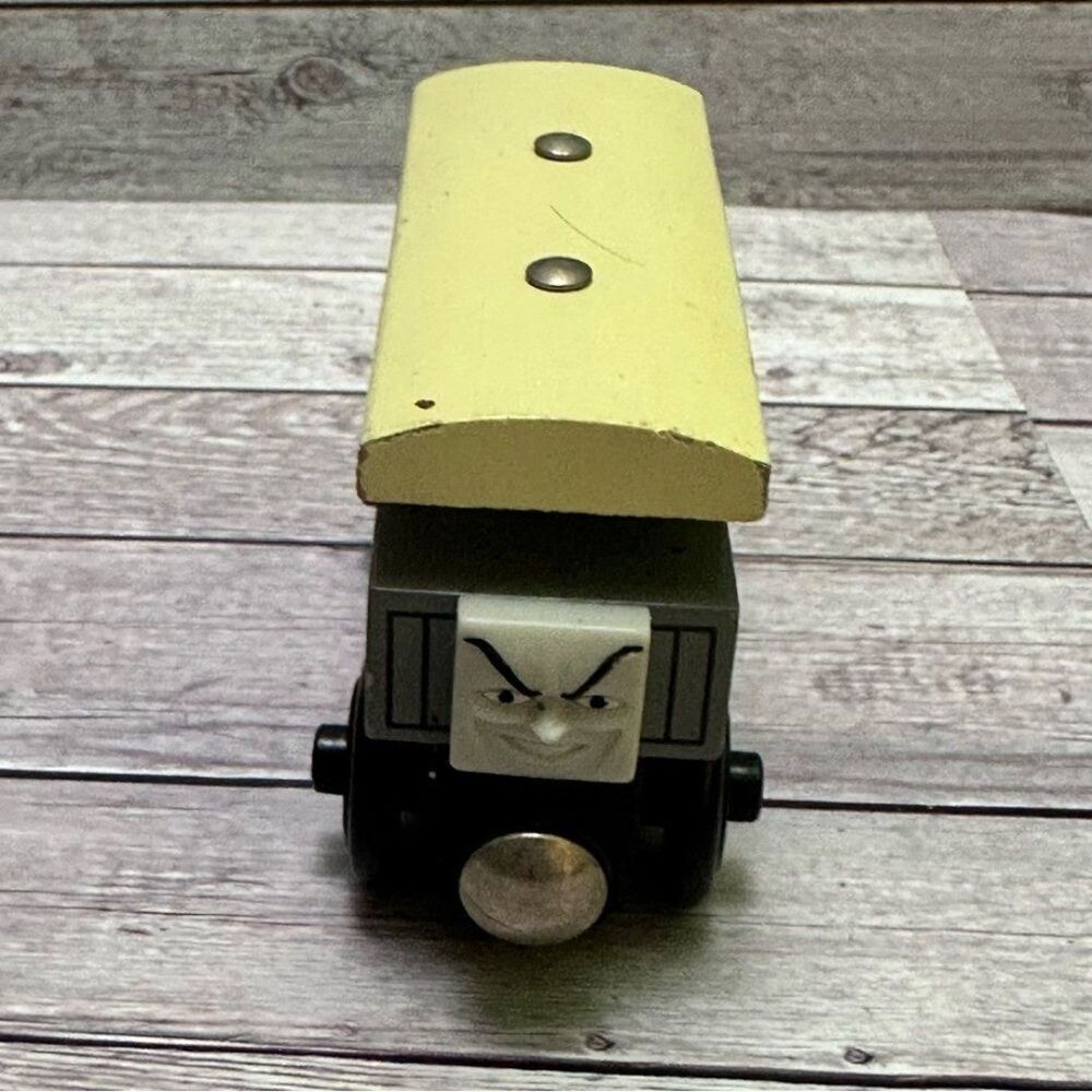 Thomas & Friends Railway Wooden NW BRAKEVAN vintage Train 1999 - Picture 6 of 8